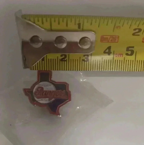 Texas Rangers Lapel Pin Major  League Baseball MLB - Picture 3 of 5